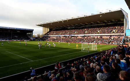 显得至关重 显得至关重